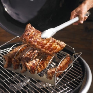 Barbecue stojan na kotlety a žebírka na grilu - Rösle